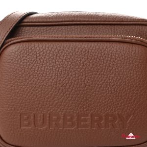 Bolso camera bag. piel marrón, de Burberry.