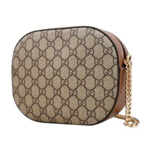 Bolso cruzado con cadena GG Supreme, de Gucci