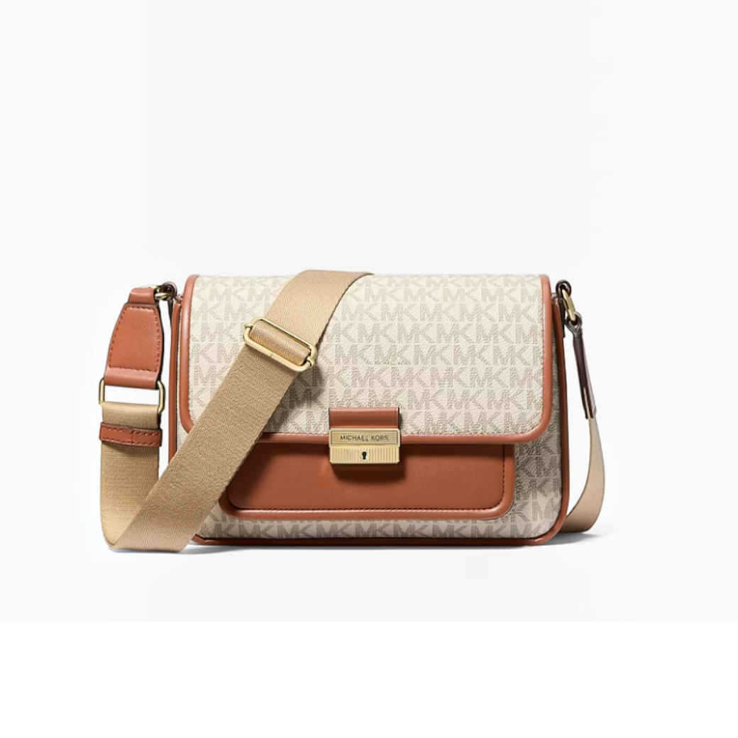 Bolso messenger Bradshaw mediano con logotipo, color vainilla de Michael Kors