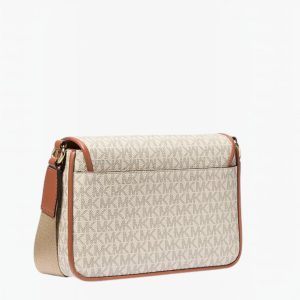 Bolso messenger Bradshaw mediano con logotipo, color vainilla de Michael Kors
