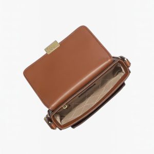 Bolso messenger Bradshaw mediano con logotipo, color marrón, de Michael Kors
